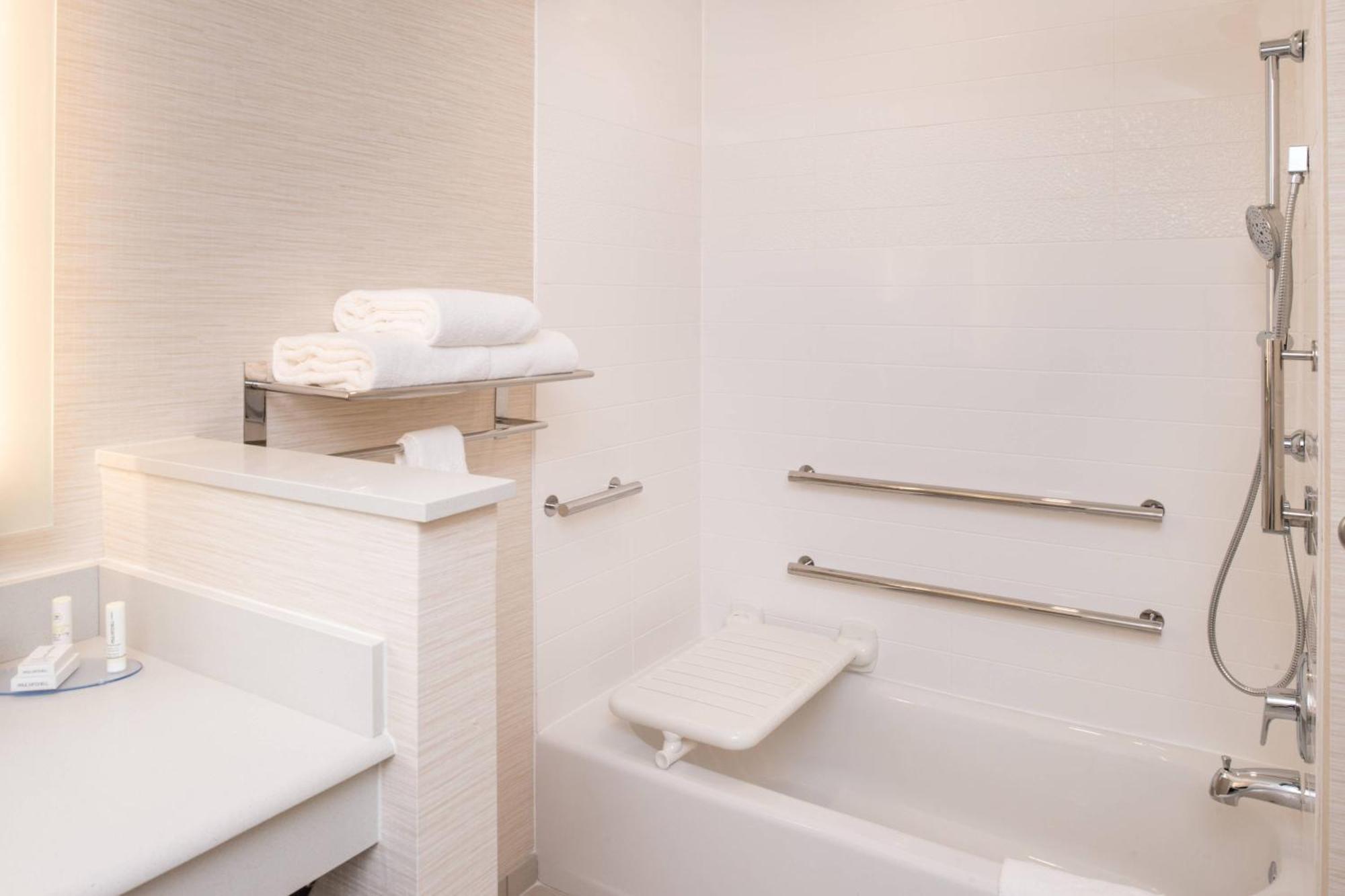 Fairfield Inn & Suites By Marriott Akron Stow Ngoại thất bức ảnh